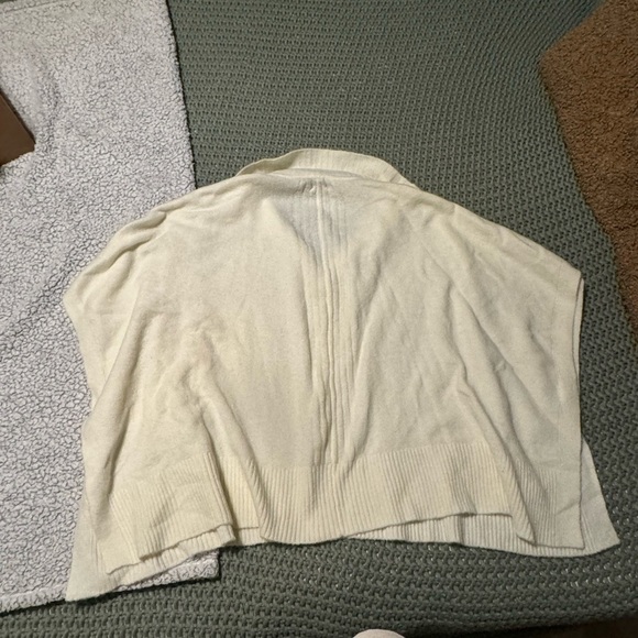 poncho - Picture 4 of 5